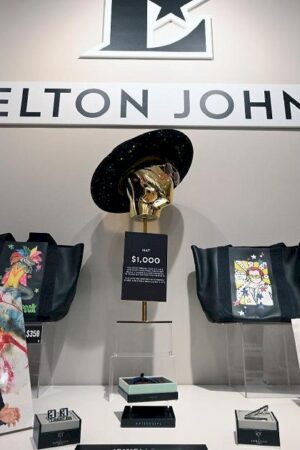 elton-john-sbanca-all’asta:-il-suo-banksy-venduto-a-quasi-2-milioni-di-dollari