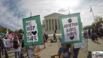 مظاهرة-دفاعاً-عن-الحق-في-الإجهاض-بواشنطن