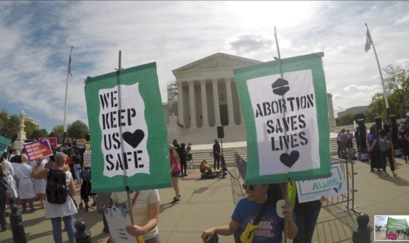 مظاهرة-دفاعاً-عن-الحق-في-الإجهاض-بواشنطن