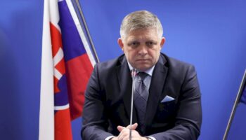 هجوم-على-رئيس-وزراء-سلوفاكيا-يهدد-حياته-بالخطر