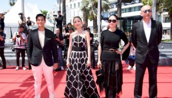 a-cannes-“caught-by-the-tides”,-23-anni-di-cina-secondo-jia-zhang-ke