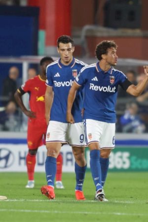 debutto-da-sogno-in-europa-per-il-como:-4-1-al-lipsia-al-sinigaglia