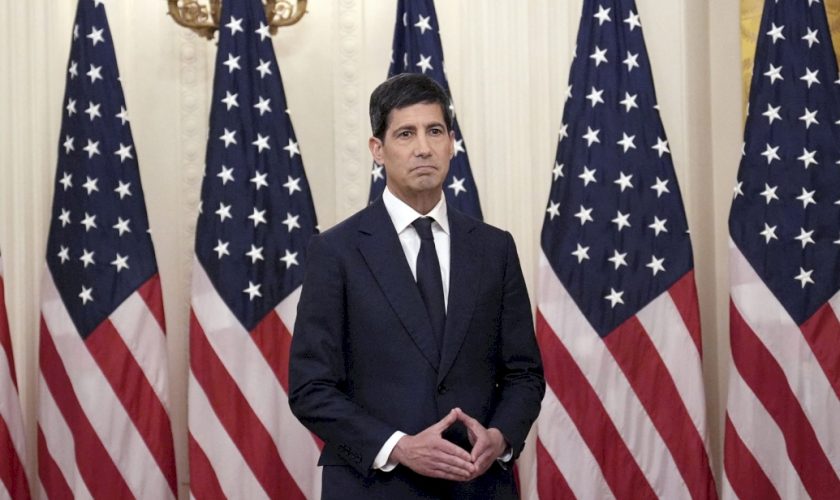 la-fed-rialza-i-tassi-di-25-punti-base,-warsh-sfida-trump-per-fermare-l’inflazione