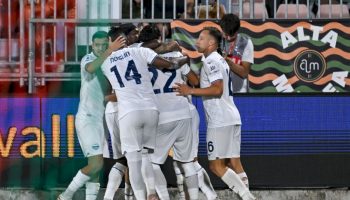 la-lazio-batte-il-venezia-2-0-e-aggancia-roma-e-inter-in-testa