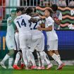 la-lazio-batte-il-venezia-2-0-e-aggancia-roma-e-inter-in-testa