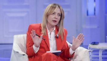 meloni-difende-tetto-a-studenti-stranieri.-e-tira-in-ballo-circolari-mattarella