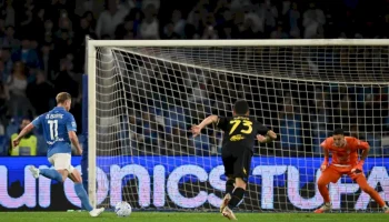 doppietta-de-bruyne-e-gol-di-lang,-al-maradona-il-napoli-batte-3-0-il-frosinone