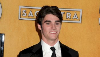 morto-a-34-anni-rj-mitte,-il-walter-white-jr.-di-“breaking-bad”