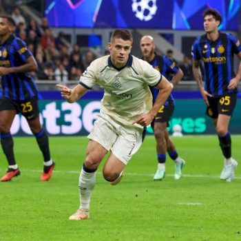 l’inter-stesa-a-san-siro-da-tresoldi-e-dal-bruges